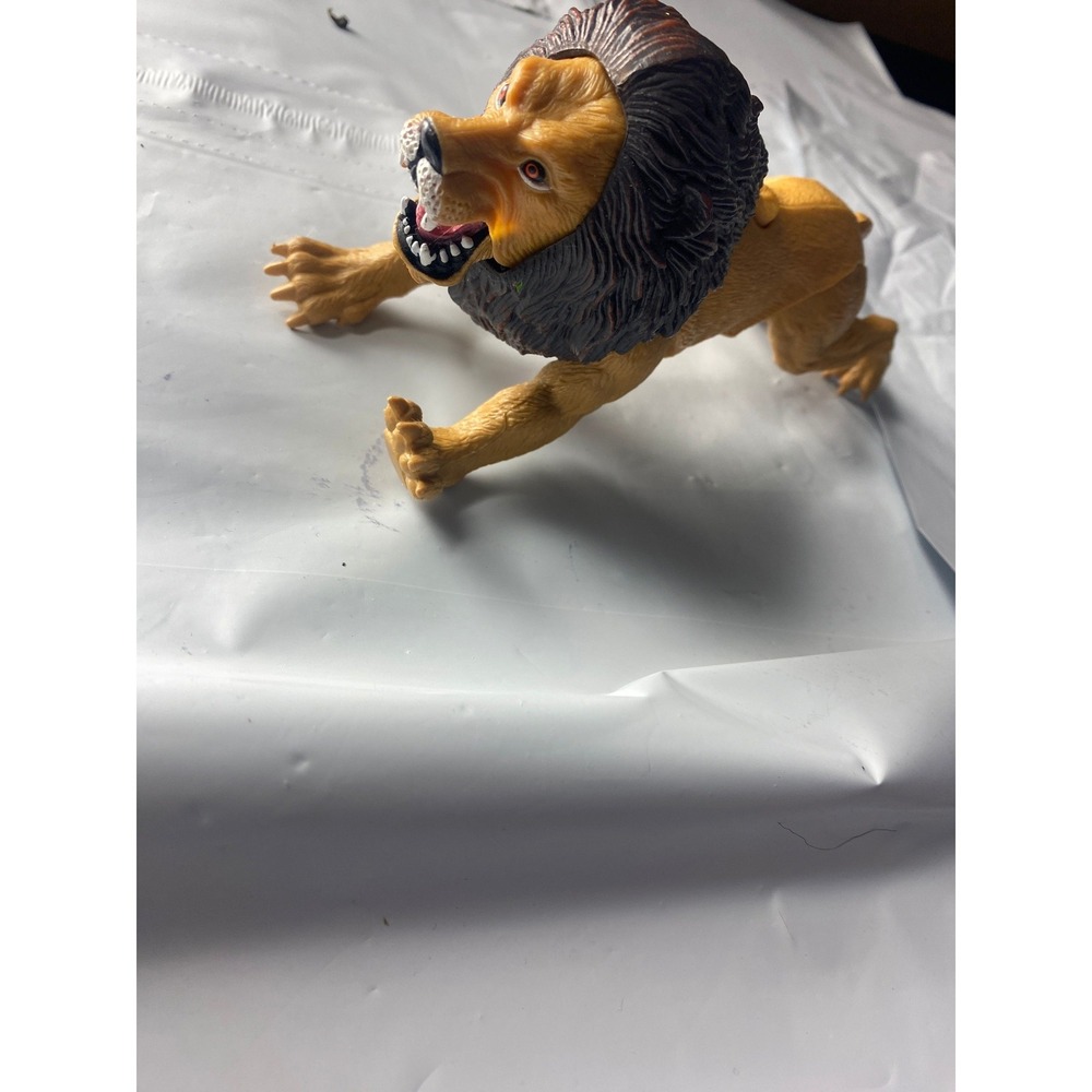 Lion Figure‎ Toy Plastic Roaring Action Pose Wild Animal Figure